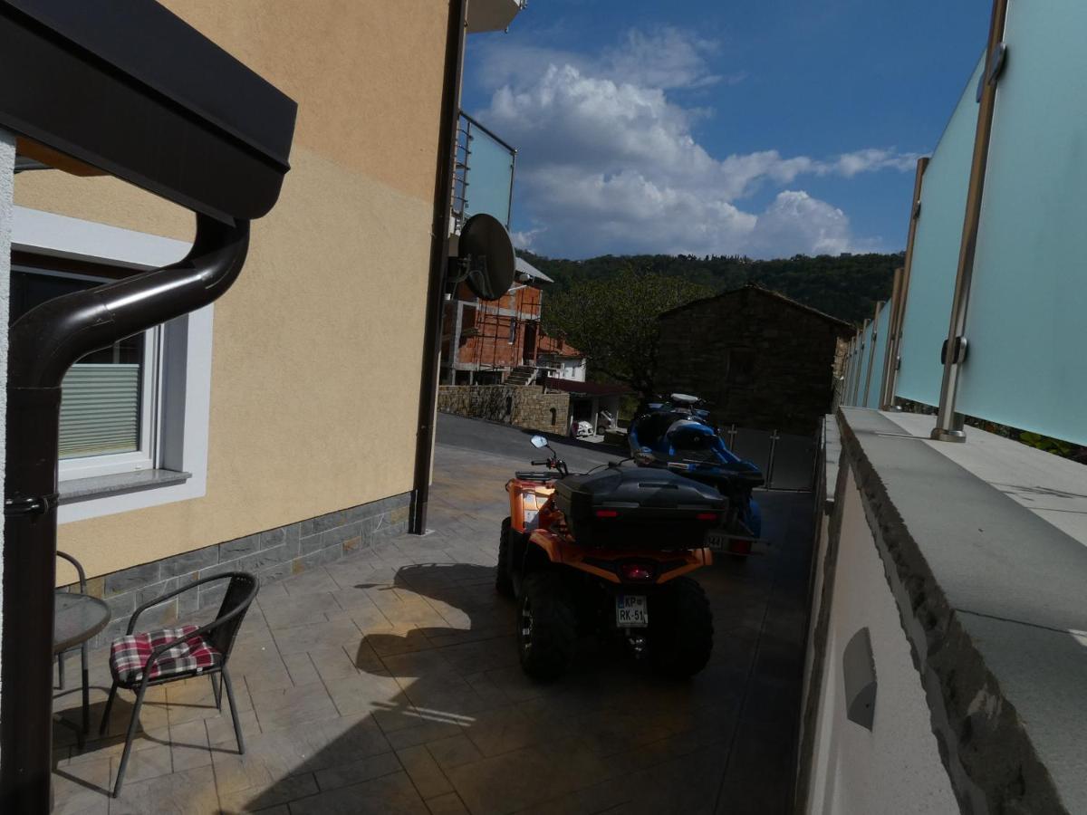 Apartment & Olive Oil Valuma Koper Exterior foto